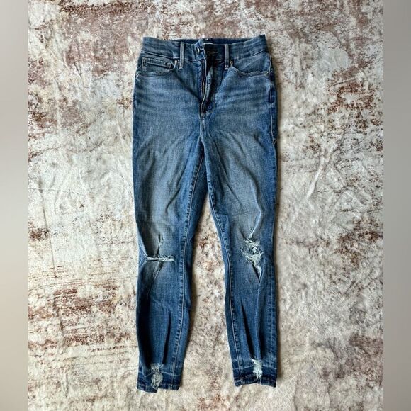 Good American Good Waist Crop with Chewed Hem - Picture 3 of 6